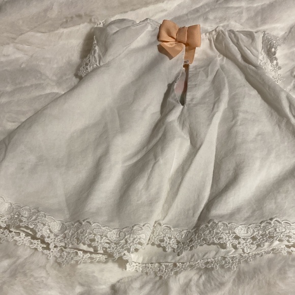 Shirt with embroidered flowers - Picture 2 of 3